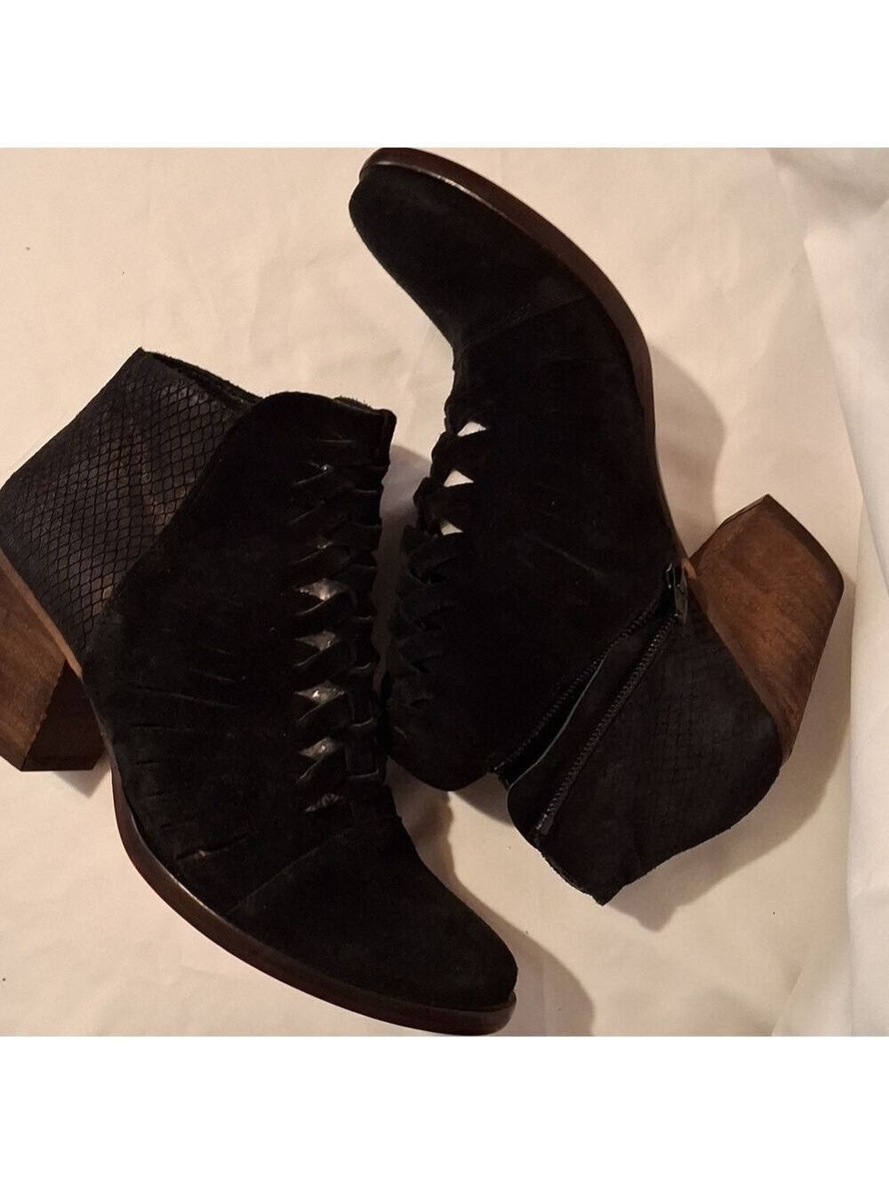 Ariat Black Ankle Booties with Lace-Up Design Sz 36